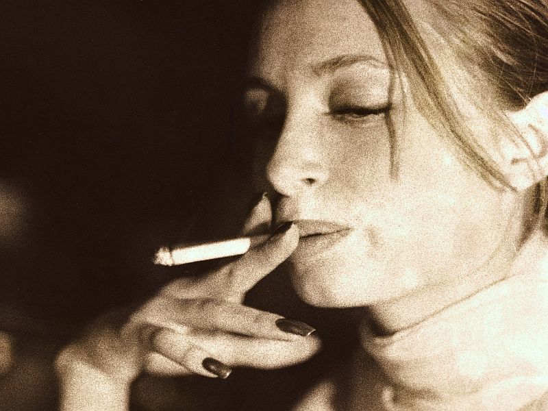 Even `Social Smokers` Up Their Odds of Death From Lung Disease