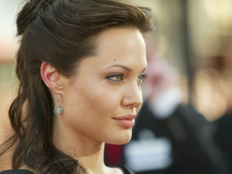 News Picture: Mastectomy Study Confirms 'Jolie Effect'