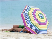 How to Protect Yourself From the Sun`s Harmful UV Rays