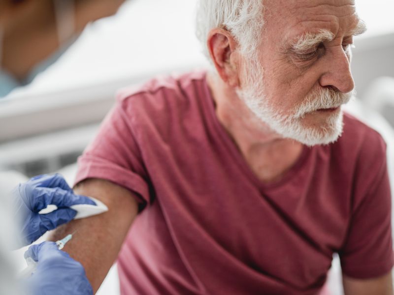 Flu, Pneumonia Vaccines Save Lives of Heart Failure Patients: Study