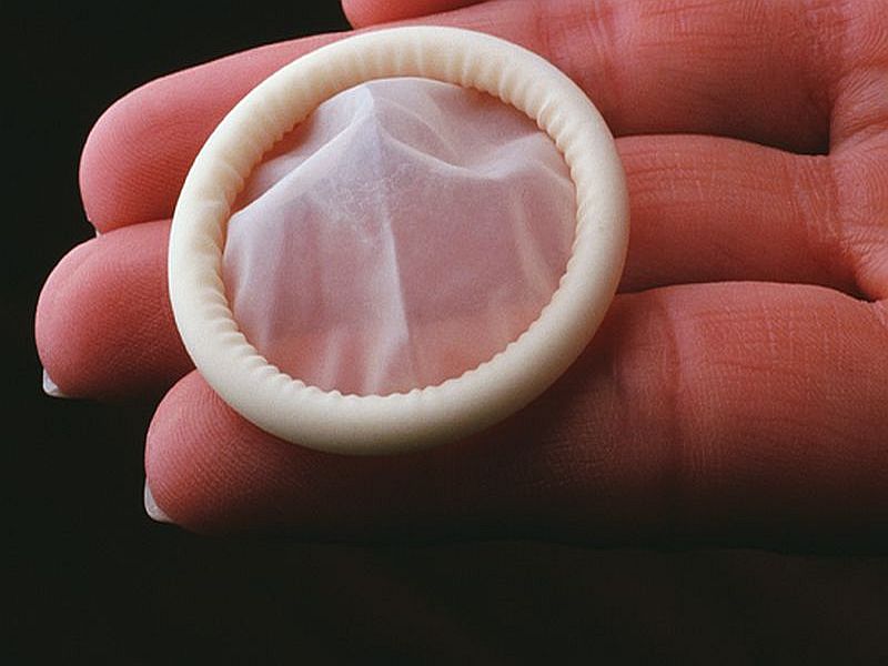 News Picture: Task Force: Screen All Teens, Adults at Risk for Syphilis