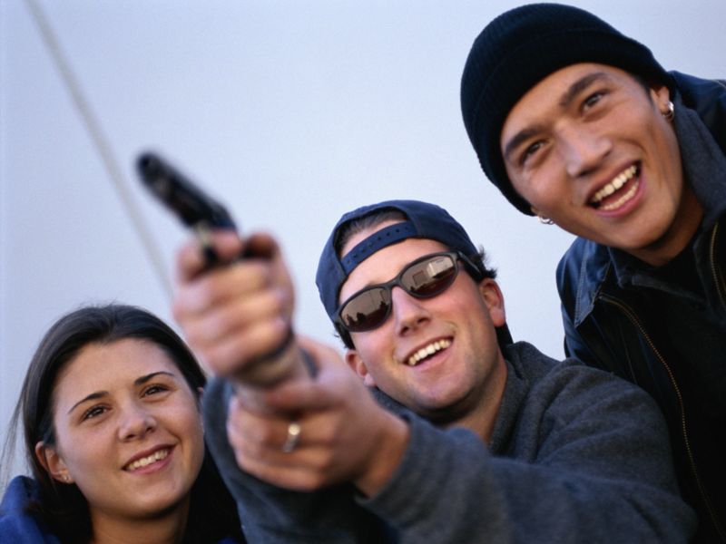 1 in 18 U.S. Teens Carries a Gun to School: Study