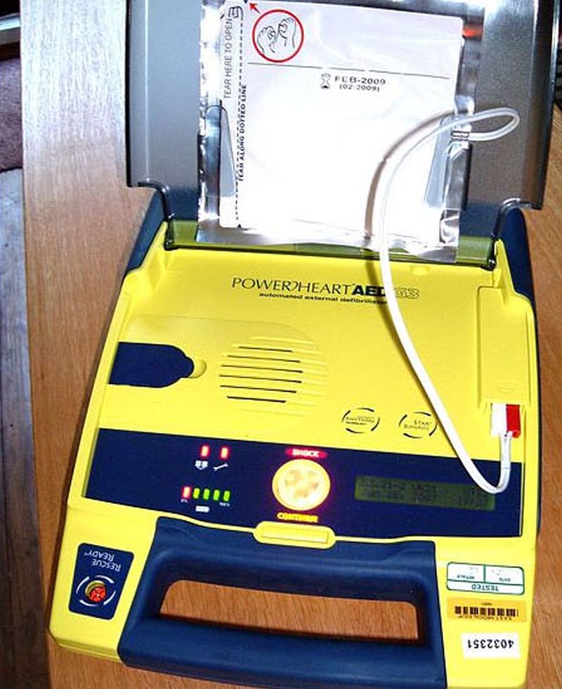 News Picture: Just 17 U.S. States Require Defibrillators in Some Schools