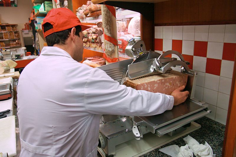 Listeria Outbreak Linked to Deli Meats, Cheeses in 4 States