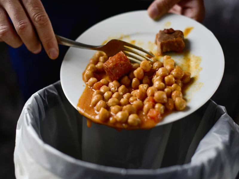 Americans Toss Out Nearly a Third of Food at Home