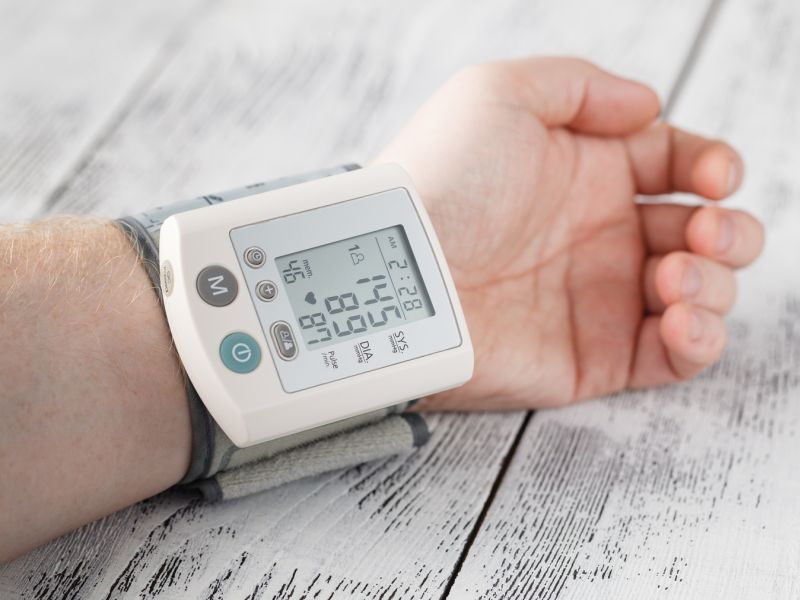 Aggressive Blood Pressure Treatment Does Not Put Seniors at Risk: Study