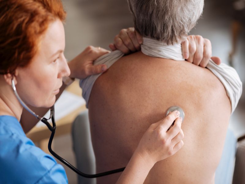 News Picture: Rheumatoid Arthritis Treatment Doesn't Harm Lungs: Study