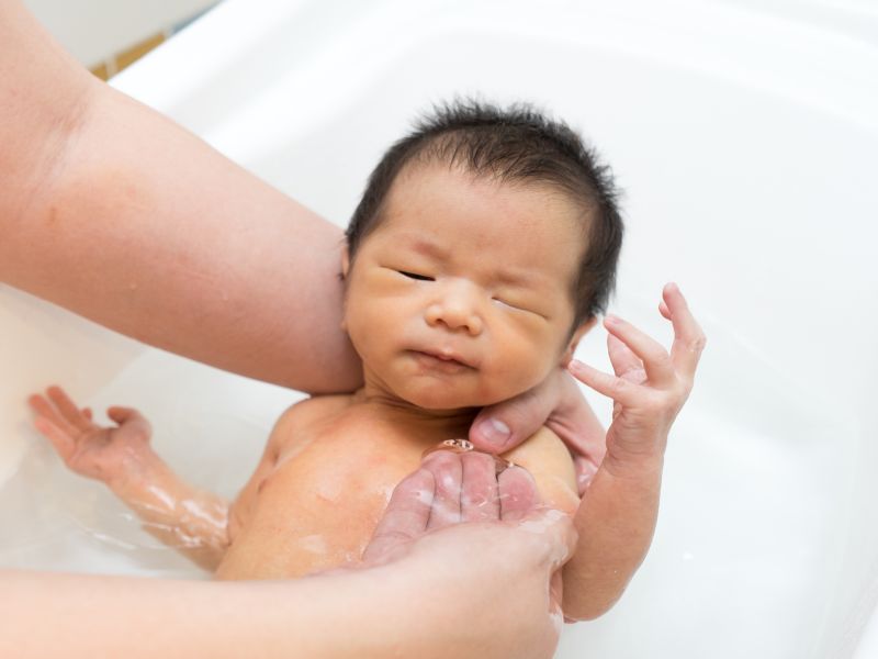 Bathing a Baby Less Scary Than It Sounds