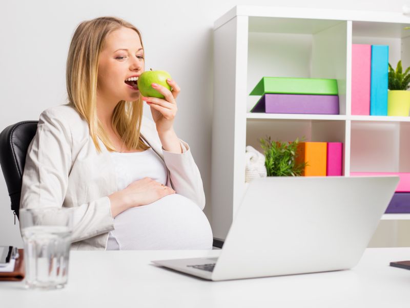 No Link Between Mom-to-Be's Diet, Baby's Allergy Risk