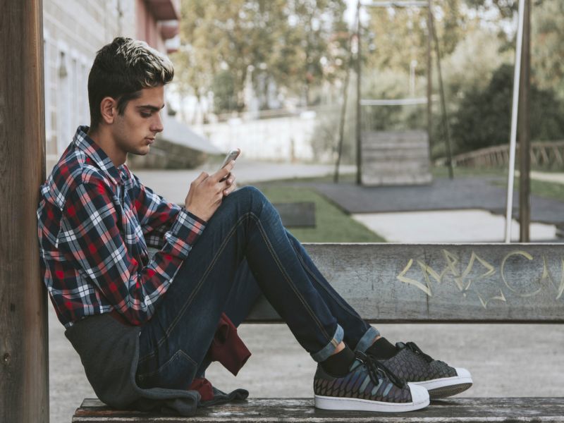 Too Much Social Media a Depression Risk for Teens