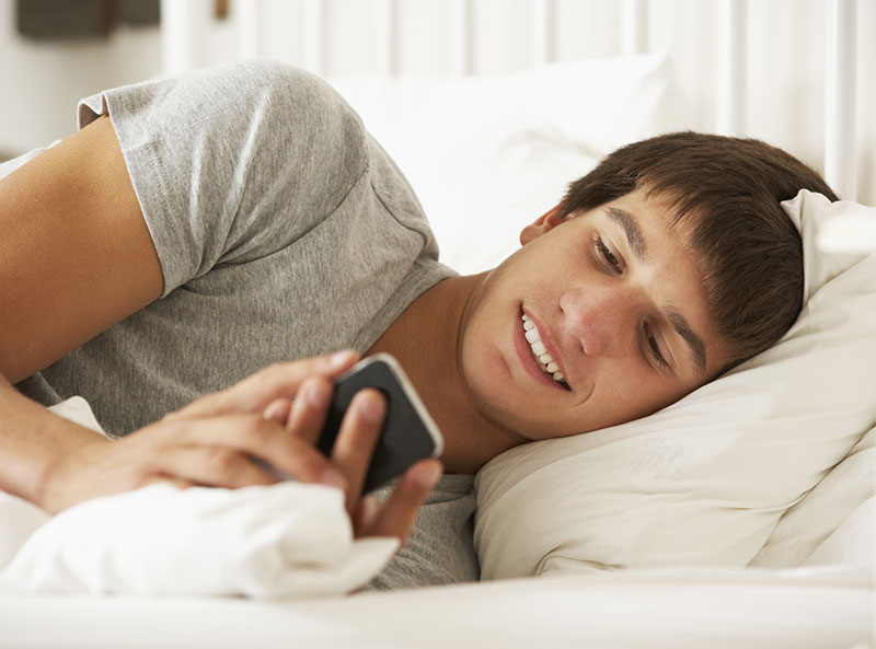 Teen Sexting Can Be Warning Sign of Other Risky Behaviors