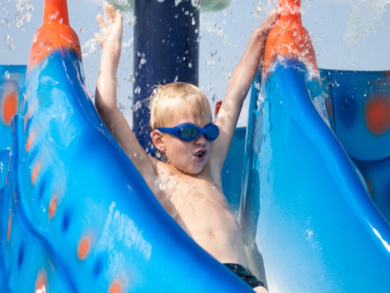 News Picture: Chlorine + Pee = Breathing Trouble for Waterpark Workers