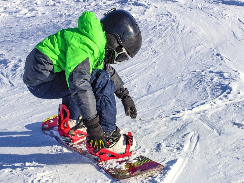 Skiing, Snowboarding Injuries Most Severe Among Younger Kids